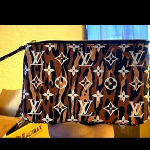 Louis Vuitton double zip pochette